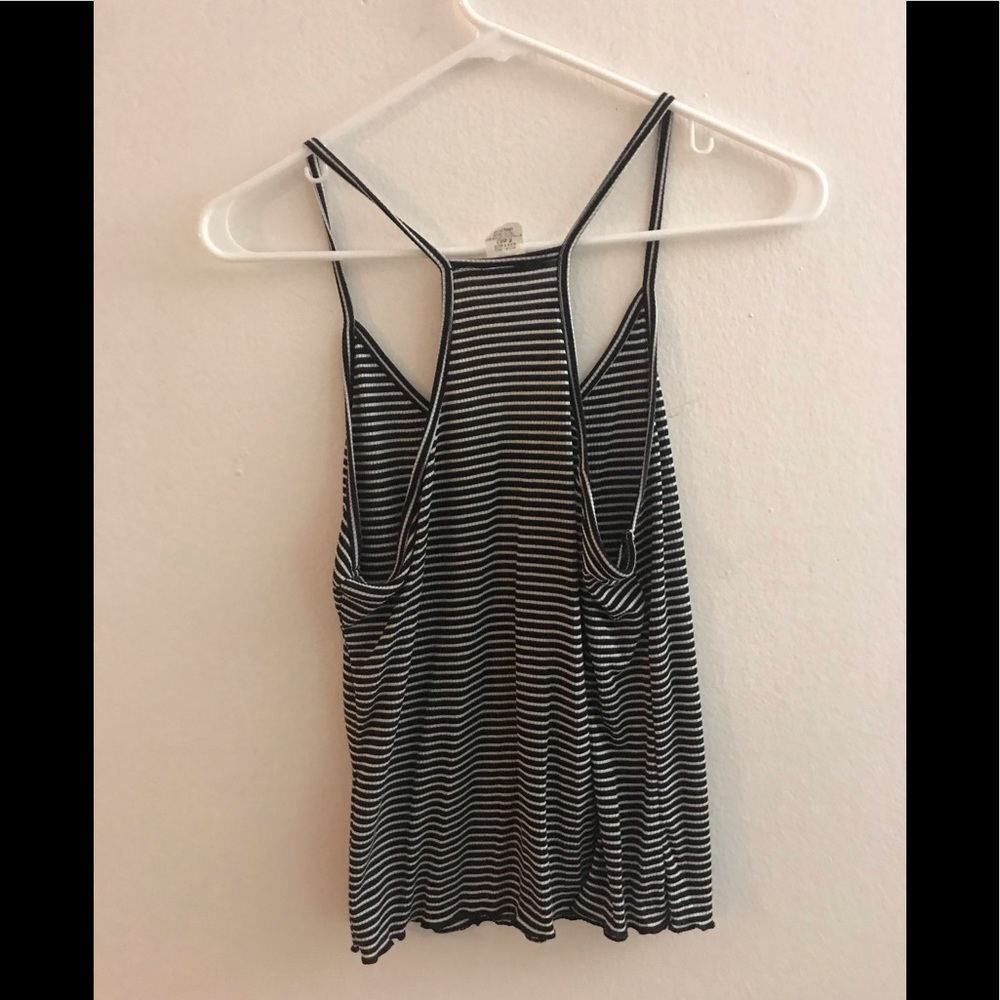 Black and white ribbed striped tank top - Picture 5 of 6